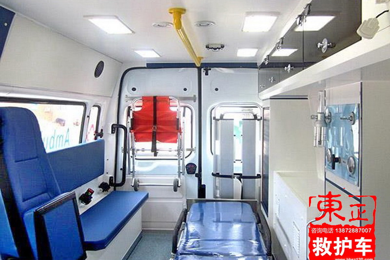 新全順短軸平頂救護車(chē)V362監護型內飾圖