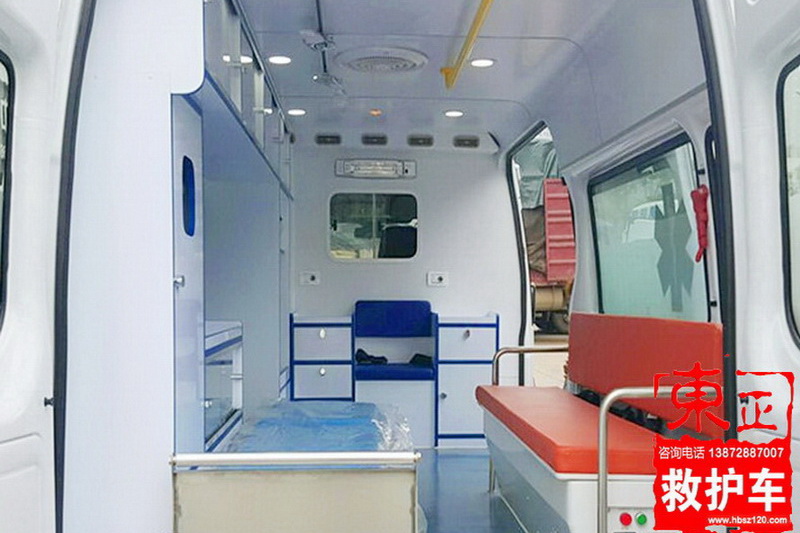 新世代短軸中頂救護車(chē)V348監護型醫療艙照片