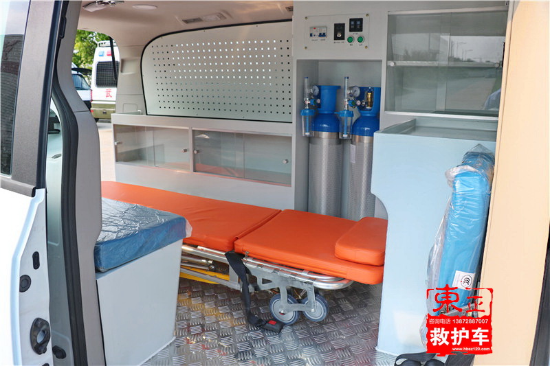 上汽大通G10救護車(chē)醫療艙圖片